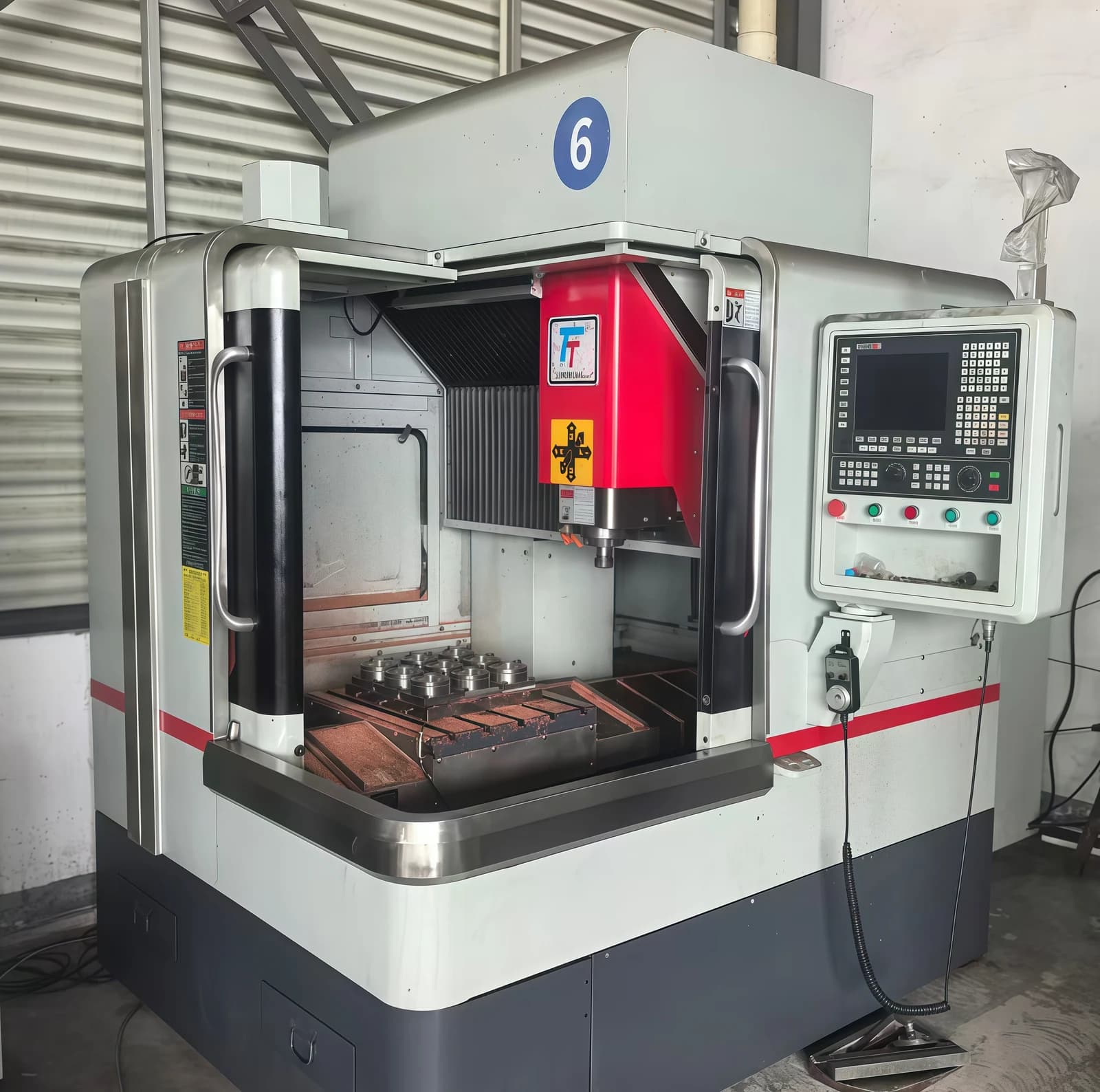 Enclosed machining centre